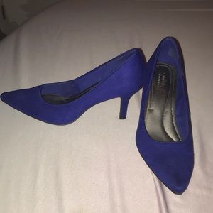Women’s vibrant indigo blue heels